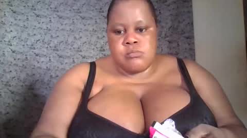 Snapshot of ebony_magixs chatting on 09-19-25, 07:14 ebony_magixs online show from 09-19-25, 07:14