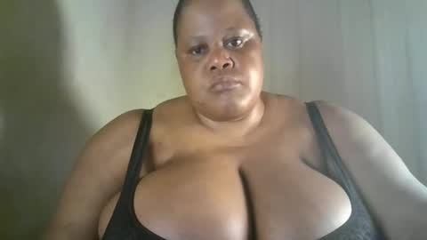 Snapshot of ebony_magixs chatting on 09-24-25, 01:42 ebony_magixs online show from 09-24-25, 01:42