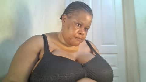 Snapshot of ebony_magixs chatting on 09-24-25, 10:24 ebony_magixs online show from 09-24-25, 10:24