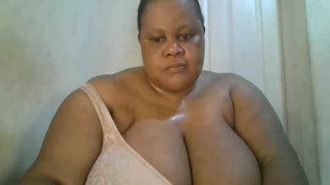 Snapshot of ebony_magixs chatting on 09-25-25, 03:49 ebony_magixs online show from 09-25-25, 03:49