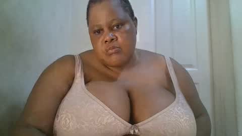 Snapshot of ebony_magixs chatting on 09-28-25, 06:57 ebony_magixs online show from 09-28-25, 06:57