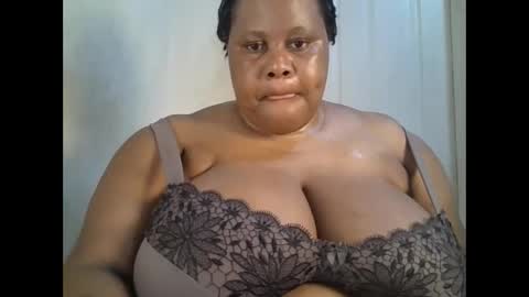 Snapshot of ebony_magixs chatting on 10-10-25, 08:08 ebony_magixs online show from 10-10-25, 08:08