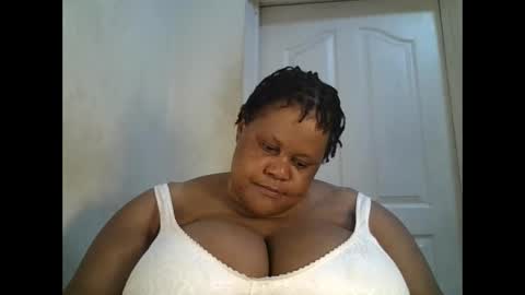 Snapshot of ebony_magixs chatting on 10-12-25, 07:02 ebony_magixs online show from 10-12-25, 07:02
