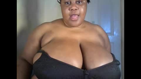 Snapshot of ebony_magixs chatting on 10-13-25, 08:14 ebony_magixs online show from 10-13-25, 08:14