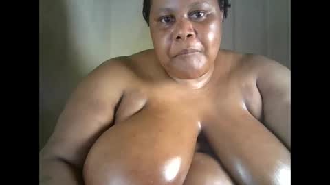 Snapshot of ebony_magixs chatting on 10-13-25, 08:20 ebony_magixs online show from 10-13-25, 08:20