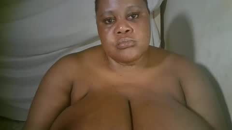 ebony_magixs online show from 04-19-26, 06:21