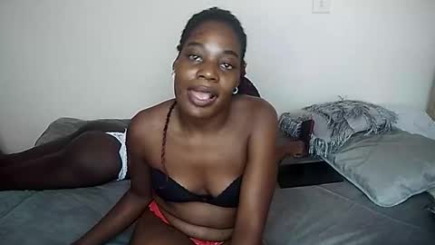 ebony_mamba_ online show from 12-15-25, 08:07