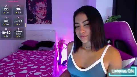 Snapshot of ebony_moon1 chatting on 10-12-25, 02:49 moon online show from 10-12-25, 02:49