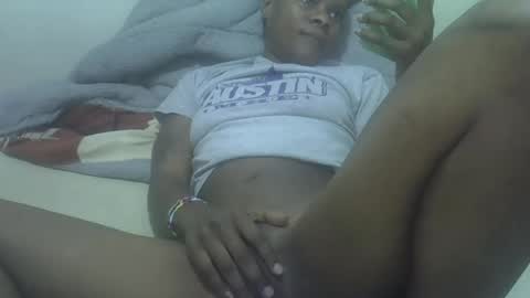 Snapshot of ebony_pearl59 chatting on 07-09-26, 07:56 ebony_pearl59 online show from 07-09-26, 07:56