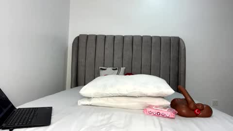 Snapshot of ebony_pearl69 chatting on 01-09-26, 06:16 ebony_pearl69 online show from 01-09-26, 06:16