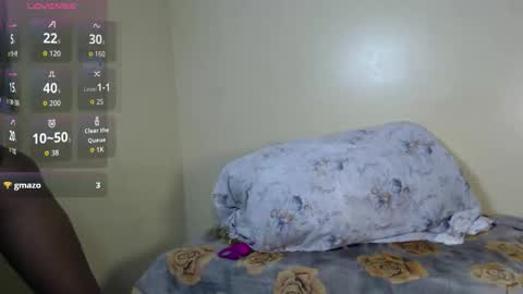 EBONY PETITE online show from 10-19-25, 08:59