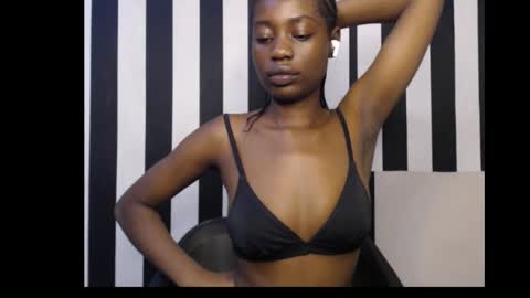 Ella online show from 10-07-25, 01:03