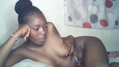 ebony_phoenix12 online show from 10-25-25, 02:08