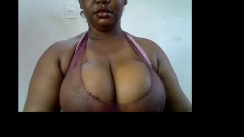 Snapshot of ebony_plumx12 chatting on 04-29-26, 08:07 Prisy online show from 04-29-26, 08:07