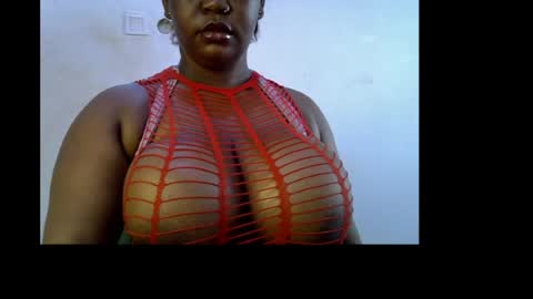 Snapshot of ebony_plumx12 chatting on 04-30-26, 08:31 Prisy online show from 04-30-26, 08:31