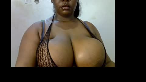Snapshot of ebony_plumx12 chatting on 05-04-26, 07:32 Prisy online show from 05-04-26, 07:32