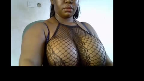 Snapshot of ebony_plumx12 chatting on 05-07-26, 08:52 Prisy online show from 05-07-26, 08:52