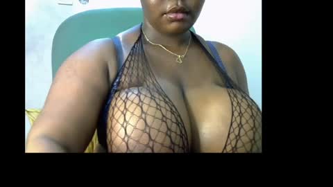 Snapshot of ebony_plumx12 chatting on 05-14-26, 07:53 Prisy online show from 05-14-26, 07:53
