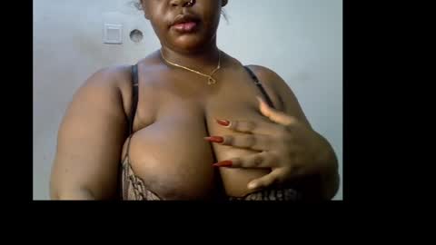 Snapshot of ebony_plumx12 chatting on 05-15-26, 08:27 Prisy online show from 05-15-26, 08:27