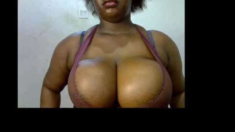 Snapshot of ebony_plumx12 chatting on 05-20-26, 08:48 Prisy online show from 05-20-26, 08:48