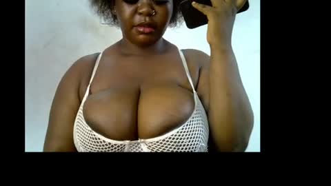 Snapshot of ebony_plumx12 chatting on 05-21-26, 08:54 Prisy online show from 05-21-26, 08:54