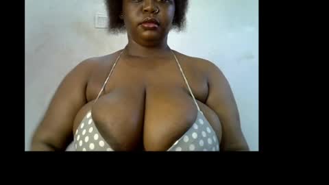 Snapshot of ebony_plumx12 chatting on 05-23-26, 07:13 Prisy online show from 05-23-26, 07:13