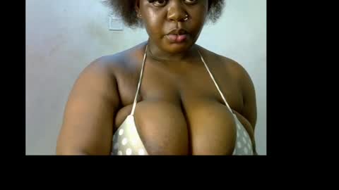 Snapshot of ebony_plumx12 chatting on 05-23-26, 08:02 Prisy online show from 05-23-26, 08:02
