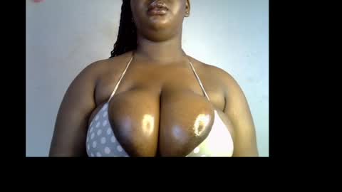 Snapshot of ebony_plumx12 chatting on 05-27-26, 07:16 Prisy online show from 05-27-26, 07:16