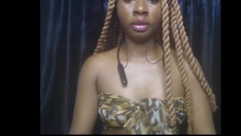 Snapshot of ebony_queenx chatting on 05-09-26, 09:47 Queen online show from 05-09-26, 09:47