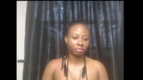 Snapshot of ebony_queenx chatting on 05-24-26, 07:57 Queen online show from 05-24-26, 07:57