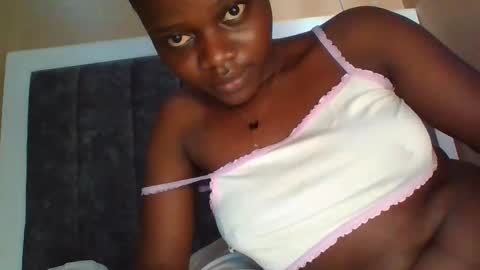 Snapshot of ebony_tasha chatting on 01-13-26, 10:09 tasha online show from 01-13-26, 10:09