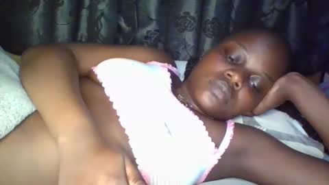 Snapshot of ebony_tasha chatting on 02-03-26, 11:21 tasha online show from 02-03-26, 11:21