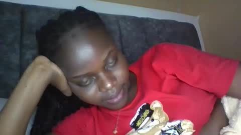 Snapshot of ebony_tasha chatting on 02-11-26, 08:14 tasha online show from 02-11-26, 08:14