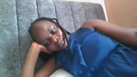 Snapshot of ebony_tasha chatting on 02-18-26, 11:50 tasha online show from 02-18-26, 11:50