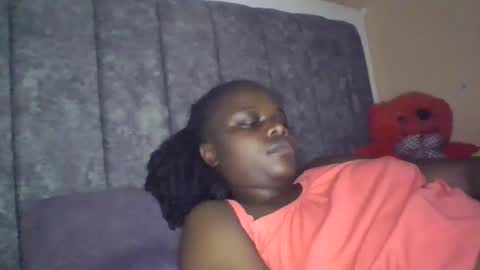 Snapshot of ebony_tasha chatting on 02-20-26, 03:45 tasha online show from 02-20-26, 03:45