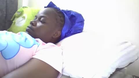 Snapshot of ebony_tasha chatting on 03-12-26, 09:26 tasha online show from 03-12-26, 09:26