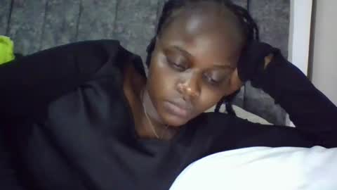 Snapshot of ebony_tasha chatting on 03-13-26, 06:25 tasha online show from 03-13-26, 06:25