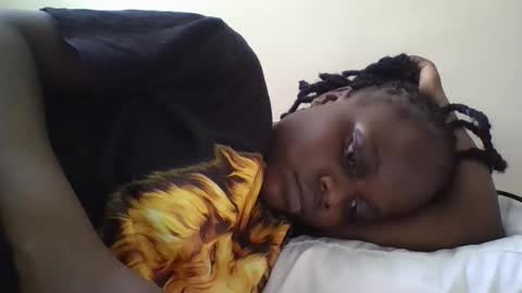 Snapshot of ebony_tasha chatting on 03-14-26, 12:10 tasha online show from 03-14-26, 12:10