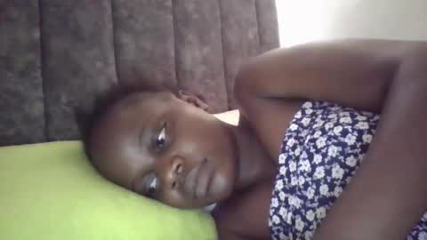 Snapshot of ebony_tasha chatting on 03-16-26, 05:02 tasha online show from 03-16-26, 05:02