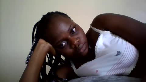 Snapshot of ebony_tasha chatting on 06-18-26, 05:08 tasha online show from 06-18-26, 05:08