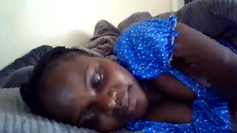 Snapshot of ebony_tasha chatting on 06-20-26, 06:27 tasha online show from 06-20-26, 06:27