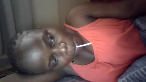 Snapshot of ebony_tasha chatting on 07-08-26, 05:23 tasha online show from 07-08-26, 05:23