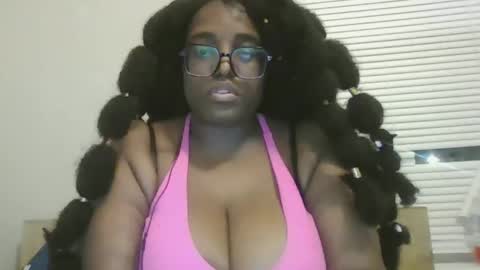 Snapshot of ebonybigtitqueen1 chatting on 10-21-25, 01:50 ebonybigtitqueen1 online show from 10-21-25, 01:50