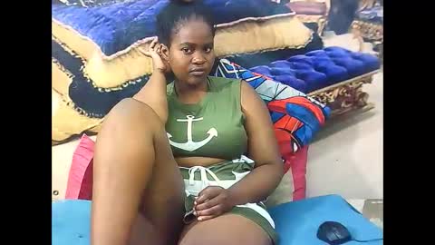 Snapshot of ebonybluediamond chatting on 05-13-26, 06:44 ebonybluediamond online show from 05-13-26, 06:44