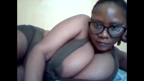 Snapshot of ebonybussy chatting on 05-03-26, 11:27 MAMITO online show from 05-03-26, 11:27