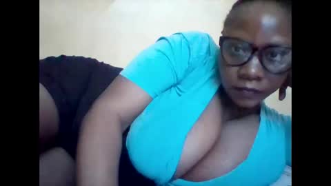 Snapshot of ebonybussy chatting on 05-16-26, 10:58 MAMITO online show from 05-16-26, 10:58