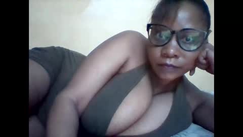 Snapshot of ebonybussy chatting on 05-20-26, 09:26 MAMITO online show from 05-20-26, 09:26
