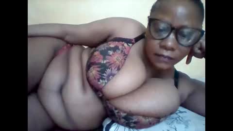 Snapshot of ebonybussy chatting on 05-29-26, 09:07 MAMITO online show from 05-29-26, 09:07
