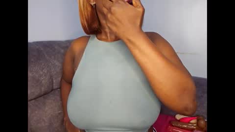 Snapshot of ebonycandymelani chatting on 09-13-25, 12:10 Ebony Melanie online show from 09-13-25, 12:10