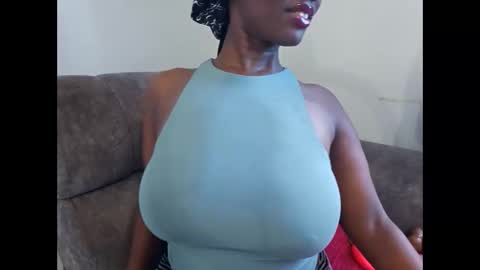 Snapshot of ebonycandymelani chatting on 10-06-25, 12:24 Ebony Melanie online show from 10-06-25, 12:24